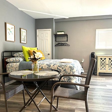 Spacious Studio With Private Entry Lembah Moreno Luaran gambar