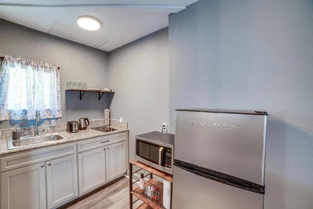 Spacious Studio With Private Entry Lembah Moreno Luaran gambar